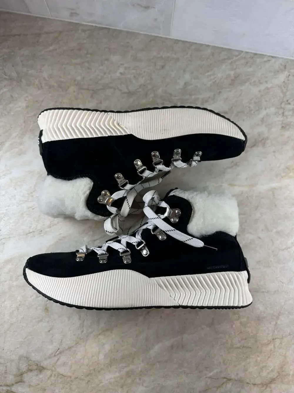 Sorel Out N About III Conquest Waterproof Boots Black White Women 9 NL4434-010